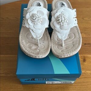 White Mountain White Floral Sandals